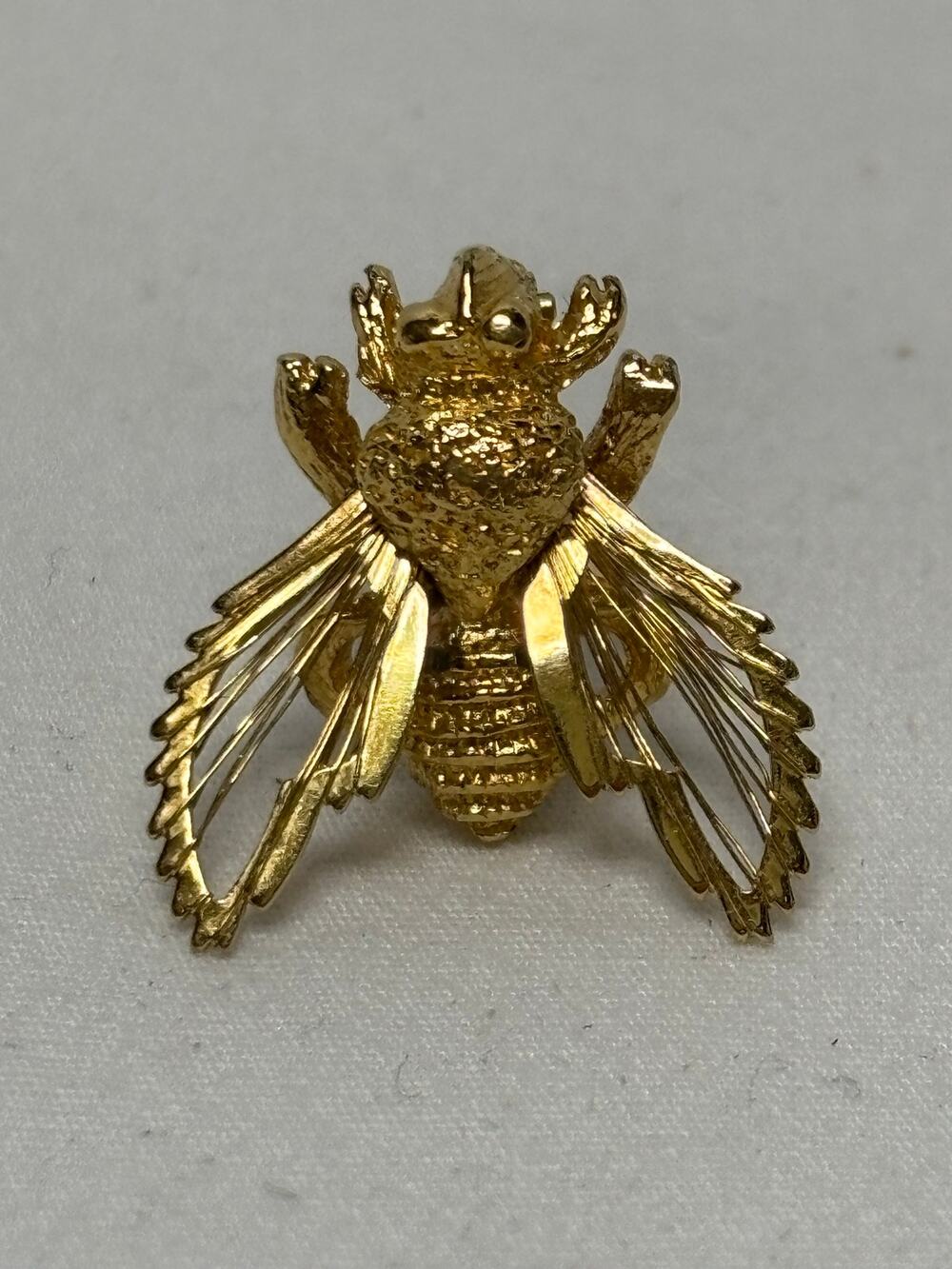 Signed Monet Bee Pin #6187